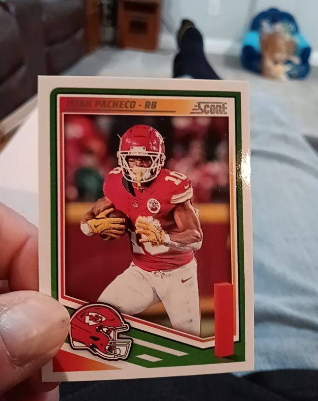 2025 Panini Score #138 Isiah Pacheco Green — front