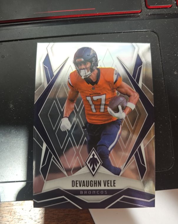 2025 Panini Phoenix #14 DeVaughn Vele — front