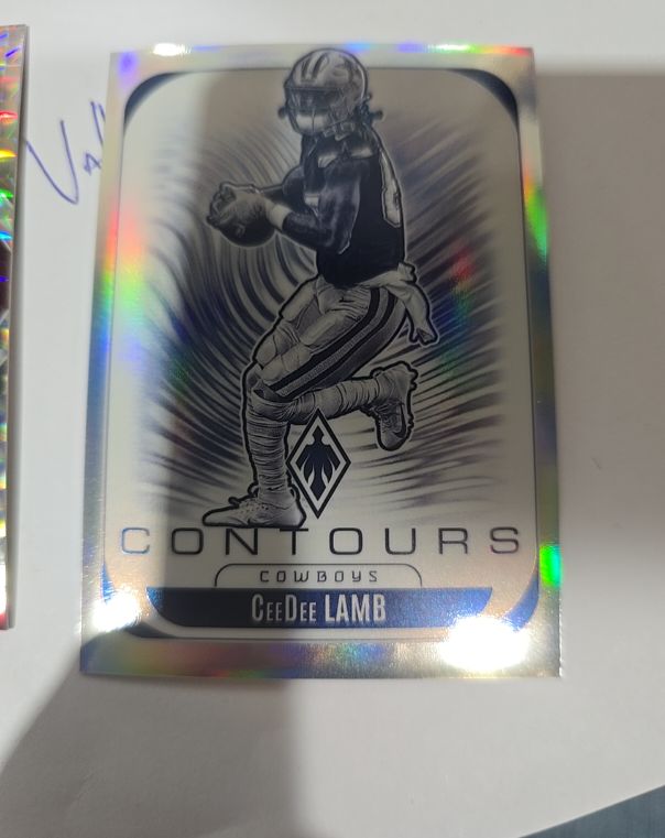 2025 Panini Phoenix #9 CeeDee Lamb Contours — front
