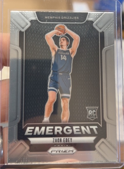 2024-25 Panini Prizm #16 Zach Edey Emergent — front