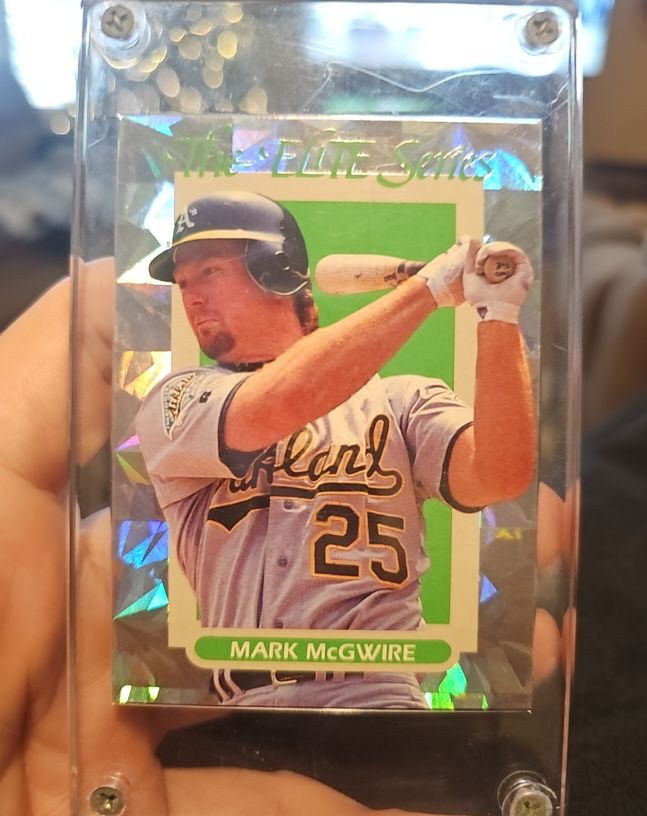 1993 Donruss Elite #33 Mark McGwire — front