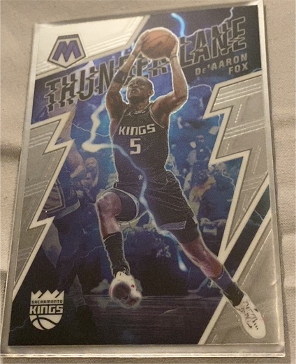 2021-22 Panini Mosaic #16 De'Aaron Fox — front