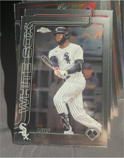 2025 Topps Chrome #177 Luis Robert Jr. — front