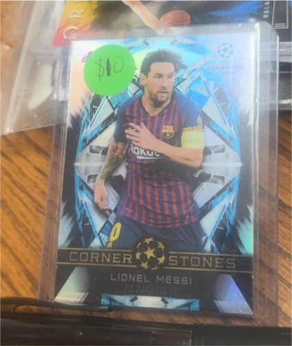 2018-19 Topps Finest UCL Finest Cornerstones Lionel Messi #FC-LM — front
