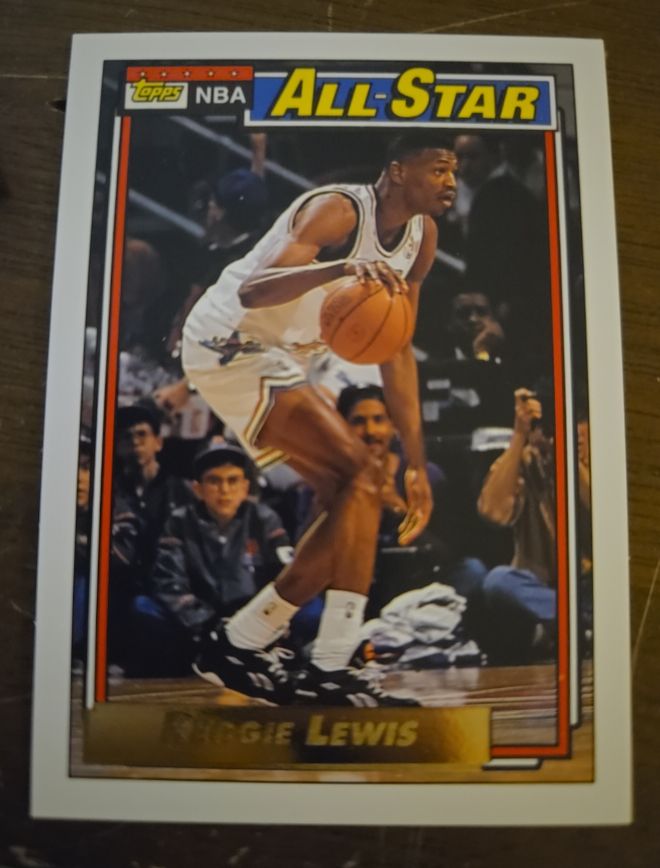 1992-93 Topps #104 Reggie Lewis — front