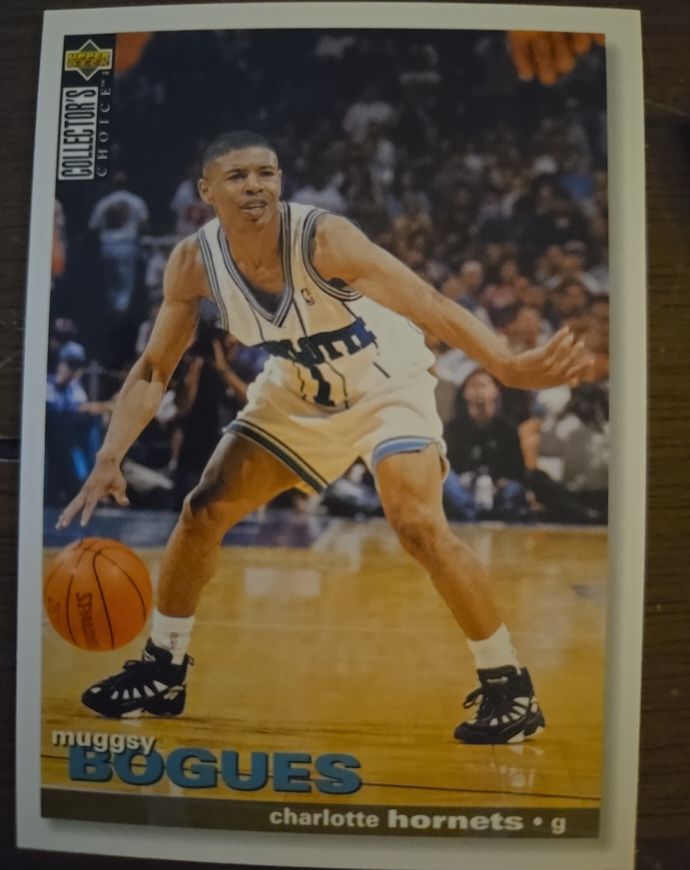 1995-96 Upper Deck Collector's Choice #237 Muggsy Bogues — front