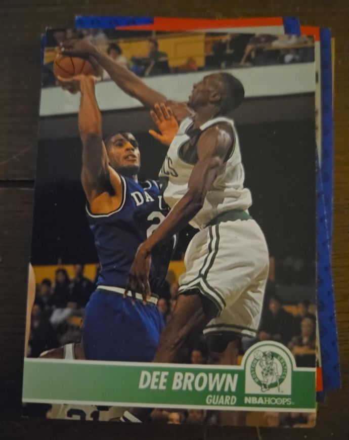 1994-95 NBA Hoops #8 Dee Brown — front