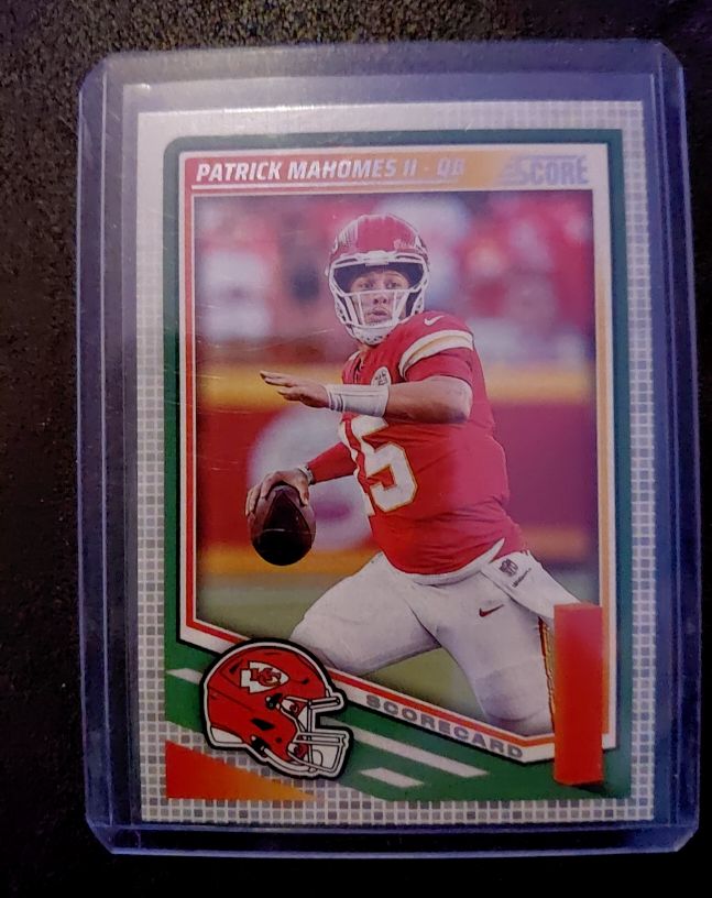 2025 Panini Score #100 Patrick Mahomes II — front