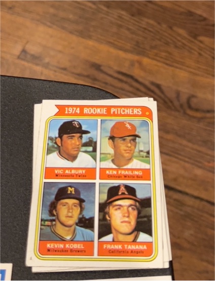 1974 Topps #605 Rookie Pitchers — front