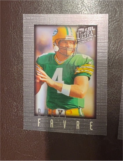 1996 Fleer Ultra Sensations #39 Brett Favre — front