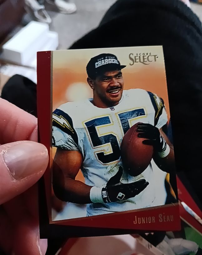 1993 Score Select #24 Junior Seau — front