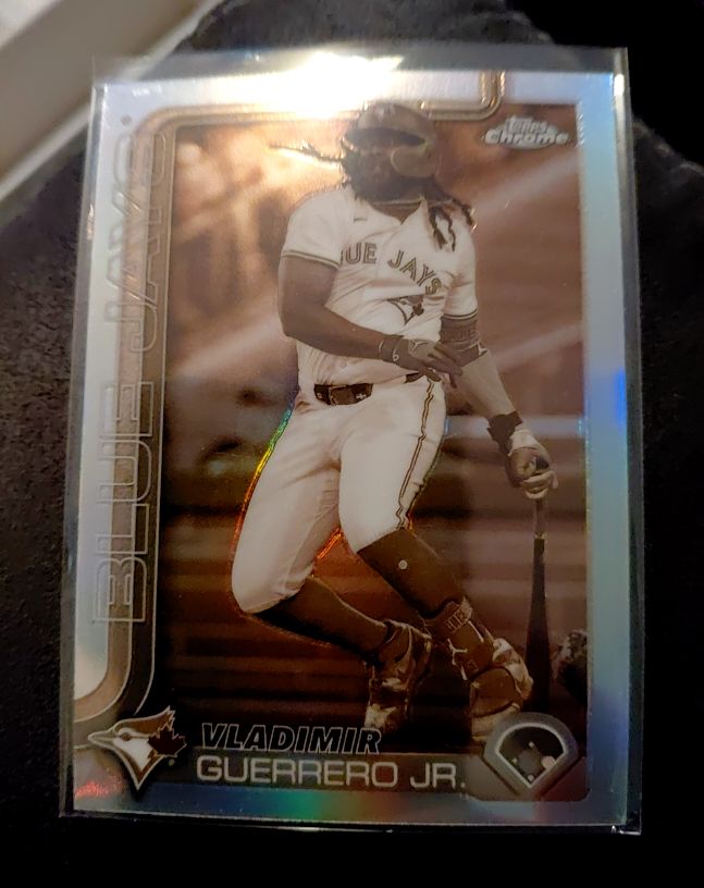 2025 Topps Chrome #259 Vladimir Guerrero Jr. — front