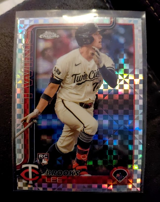 2025 Topps Chrome #234 Brooks Lee — front