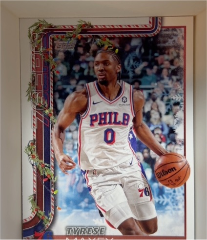 2025-26 Topps Holiday #H17 Tyrese Maxey Philadelphia 76ers — front