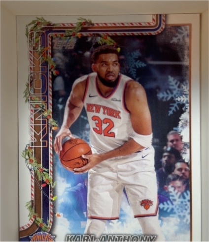 2025-26 Topps Holiday #H16 Karl-Anthony Towns — front