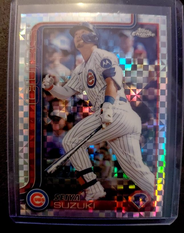 2025 Topps Chrome #210 Seiya Suzuki — front