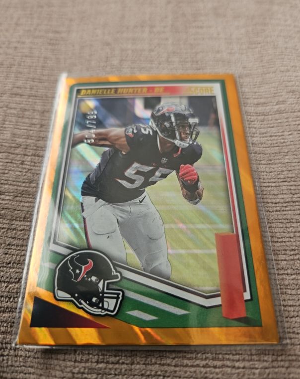 2025 Panini Score #42 Danielle Hunter — front