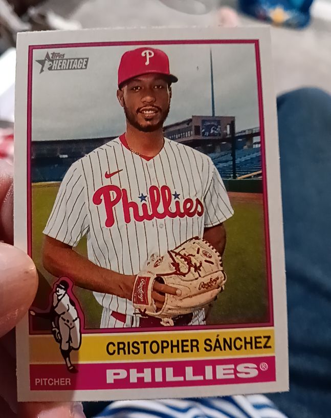2025 Topps Heritage Cristopher Sánchez Phillies — front
