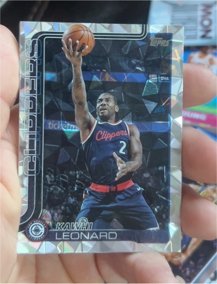 2025-26 Topps Basketball #142 Kawhi Leonard — front