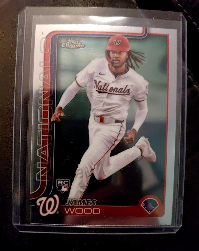 2025 Topps Chrome #132 James Wood — front