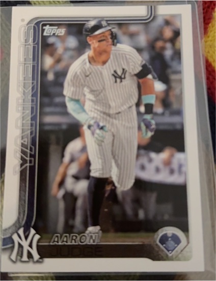 2025 Topps Series 1 #300 Aaron Judge — front
