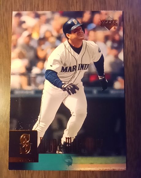 2001 Upper Deck #325 Edgar Martinez — front