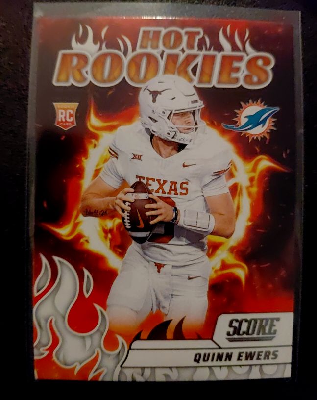 2025 Panini Score #8 Quinn Ewers Hot Rookies — front