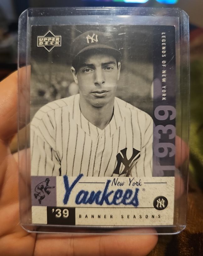 2001 Upper Deck Legends of New York #141 Joe DiMaggio — front