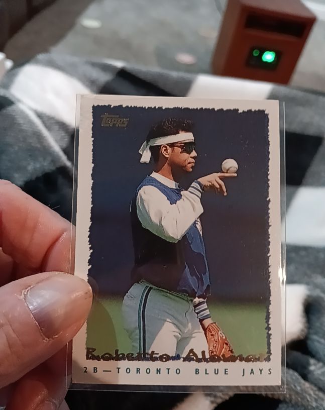 1995 Topps Cyberstats #234 Roberto Alomar — front