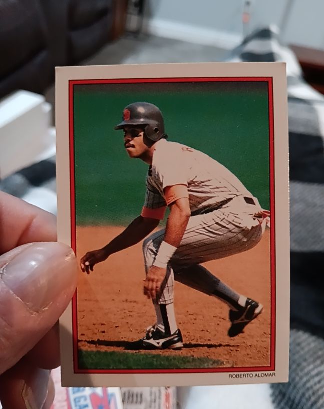 1990 Topps #27 Roberto Alomar — front