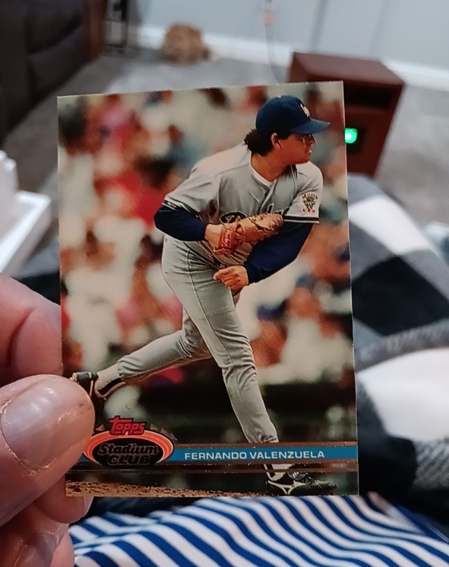 1991 Topps Stadium Club #304 Fernando Valenzuela — front