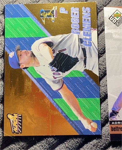 1998 Pacific Aurora Pennant Fever #21 Roger Clemens — front
