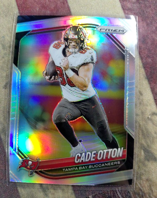2023 Panini Prizm #88 Cade Otton — front