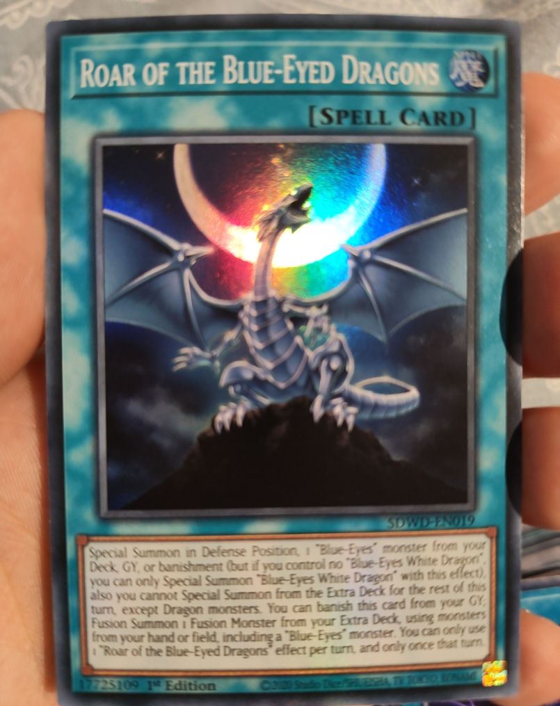 2011 Yu-Gi-Oh! SDWD-EN019 Roar of the Blue-Eyed Dragons — front