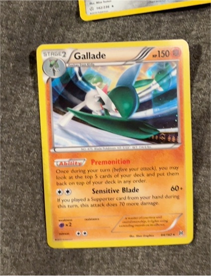 2015 Pokémon XY Breakthrough #84 Gallade — front