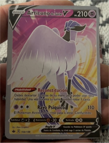 2021 Pokémon TCG Chilling Reign #169 Articuno de Galar V — front