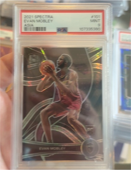 2021 Panini Spectra #107 Evan Mobley — front