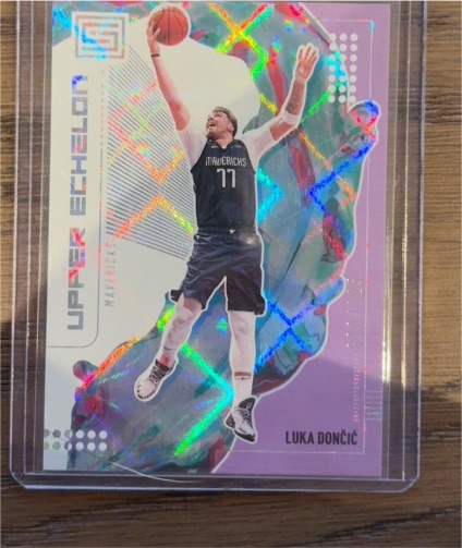 2019-20 Panini Status #5 Luka Dončić Upper Echelon — front