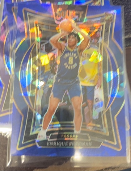 2024-25 Panini Select #80 Enrique Freeman Blue Cracked Ice Prizm Rookie — front