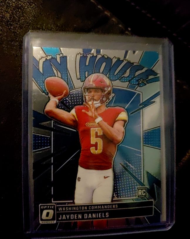 2024 Panini Donruss Optic #9 Jayden Daniels — front