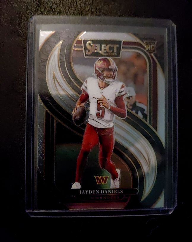 2024 Panini Select Premier Level #112 Jayden Daniels — front