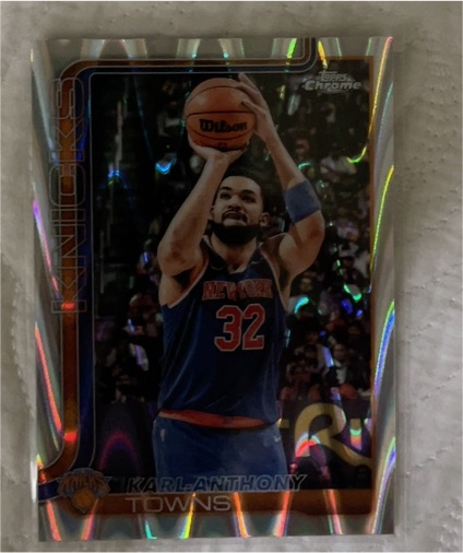 2025-26 Topps Chrome #179 Karl-Anthony Towns — front