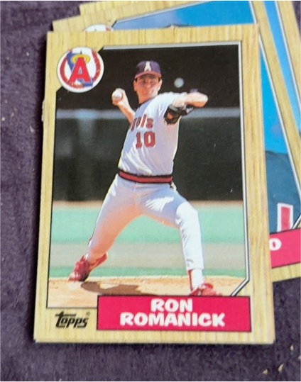 1987 Topps #136 Ron Romanick — front