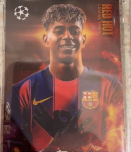 2025 Topps Match Attax #Red Hot Lamine Yamal — front