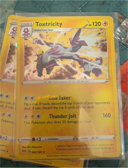 2020 Pokémon Darkness Ablaze #063 Toxtricity — front