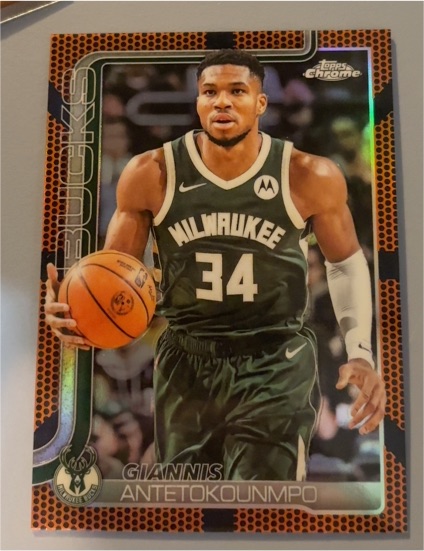2025-26 Topps Chrome #137 Giannis Antetokounmpo — front