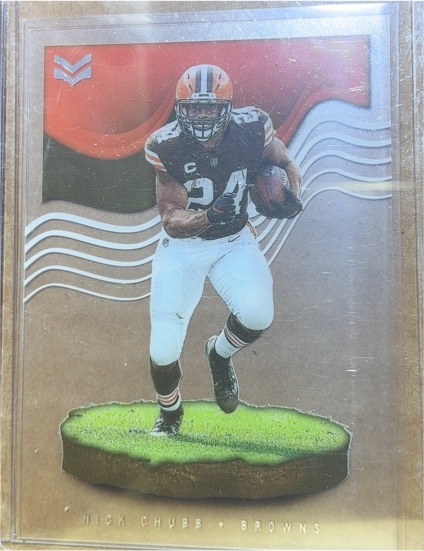 2022 Panini Chronicles Magnitude #MAG-15 Nick Chubb — front