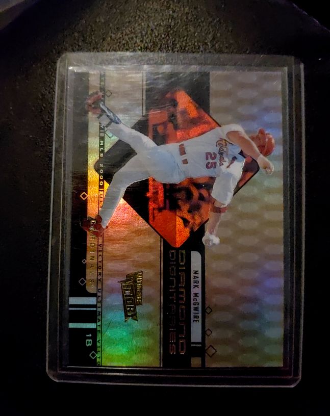 2000 Upper Deck Ultimate Victory Diamond Dignitaries #D5 Mark McGwire — front