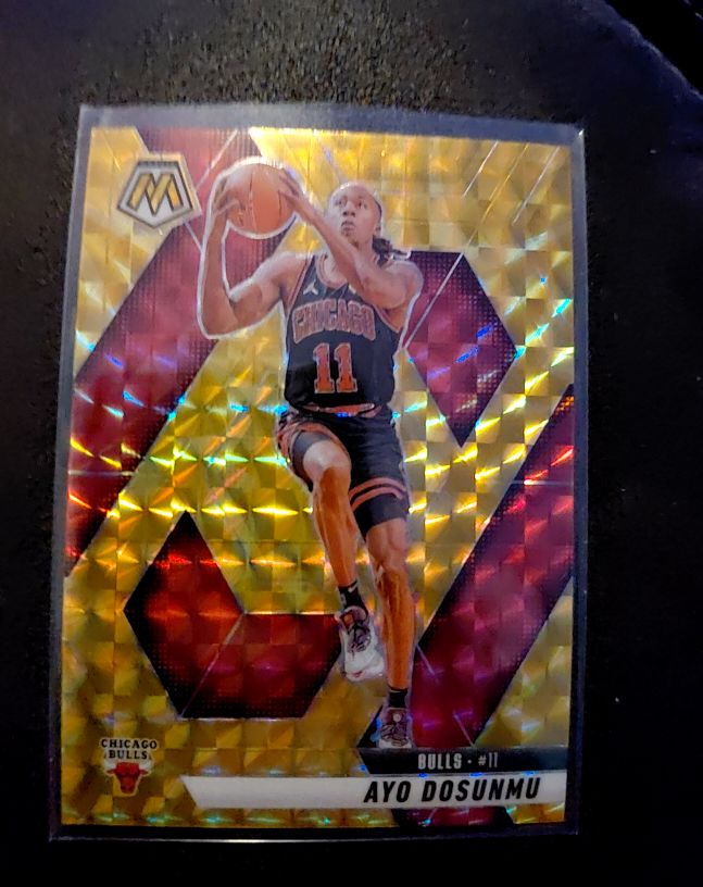 2024-25 Panini Mosaic #32 Ayo Dosunmu — front