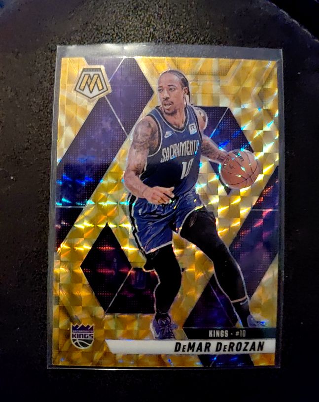 2024-25 Panini Mosaic #111 DeMar DeRozan — front